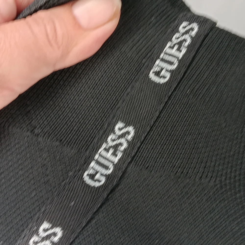 Guess - Picture 9 of 9